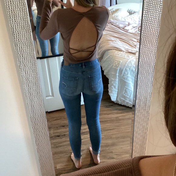 Cropped Open Back Long Sleeve Top - Picture 2 of 4